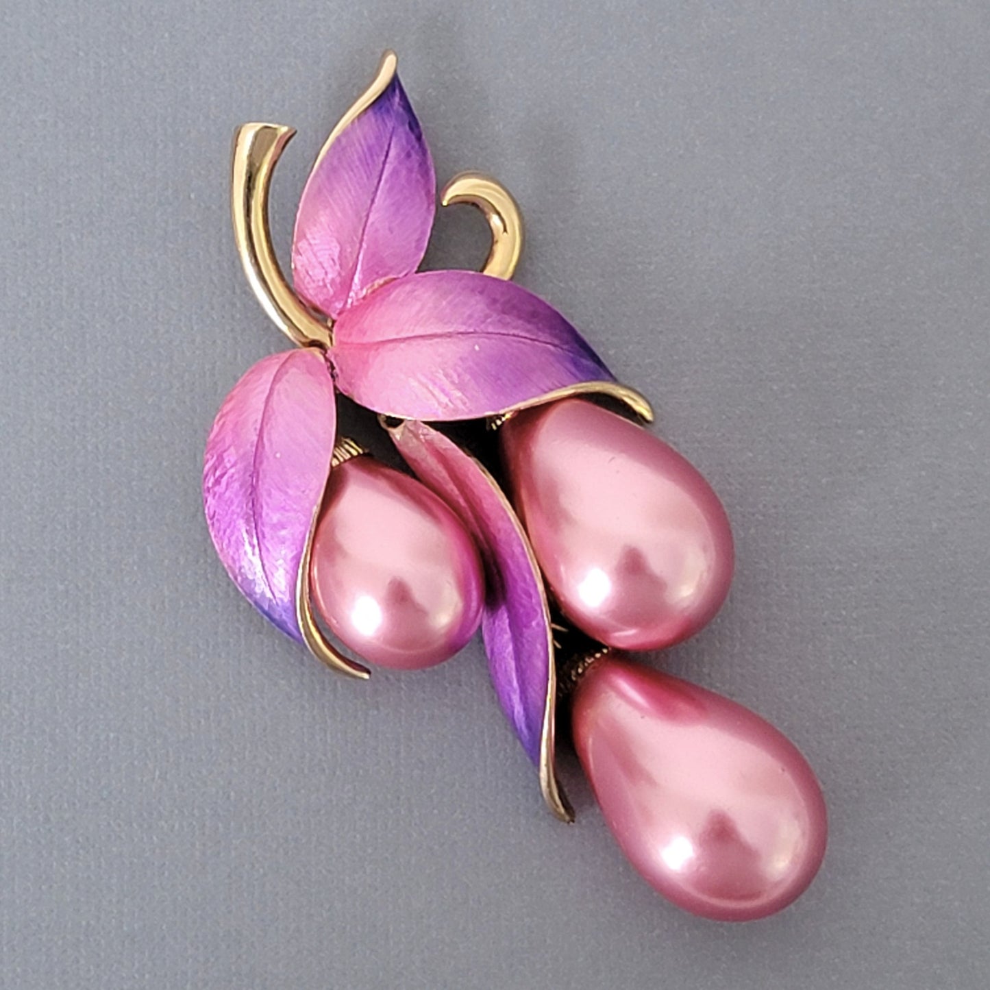 Large vintage pink faux pearl drop brooch.