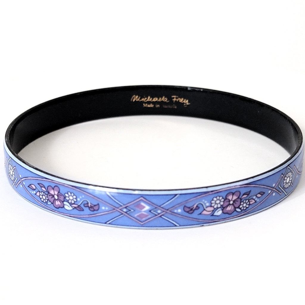 Blue floral pattern enamel bracelet.