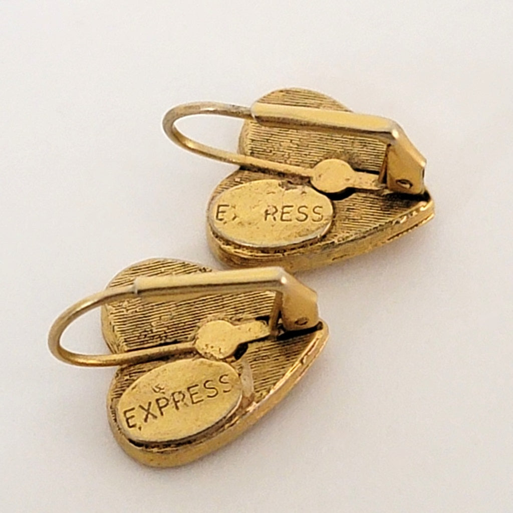 Express signature marks.