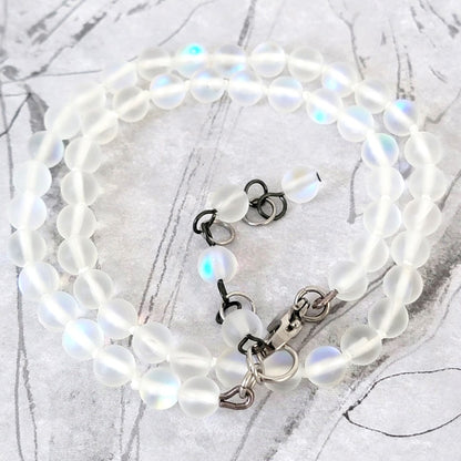 Imitation opal beaded choker.