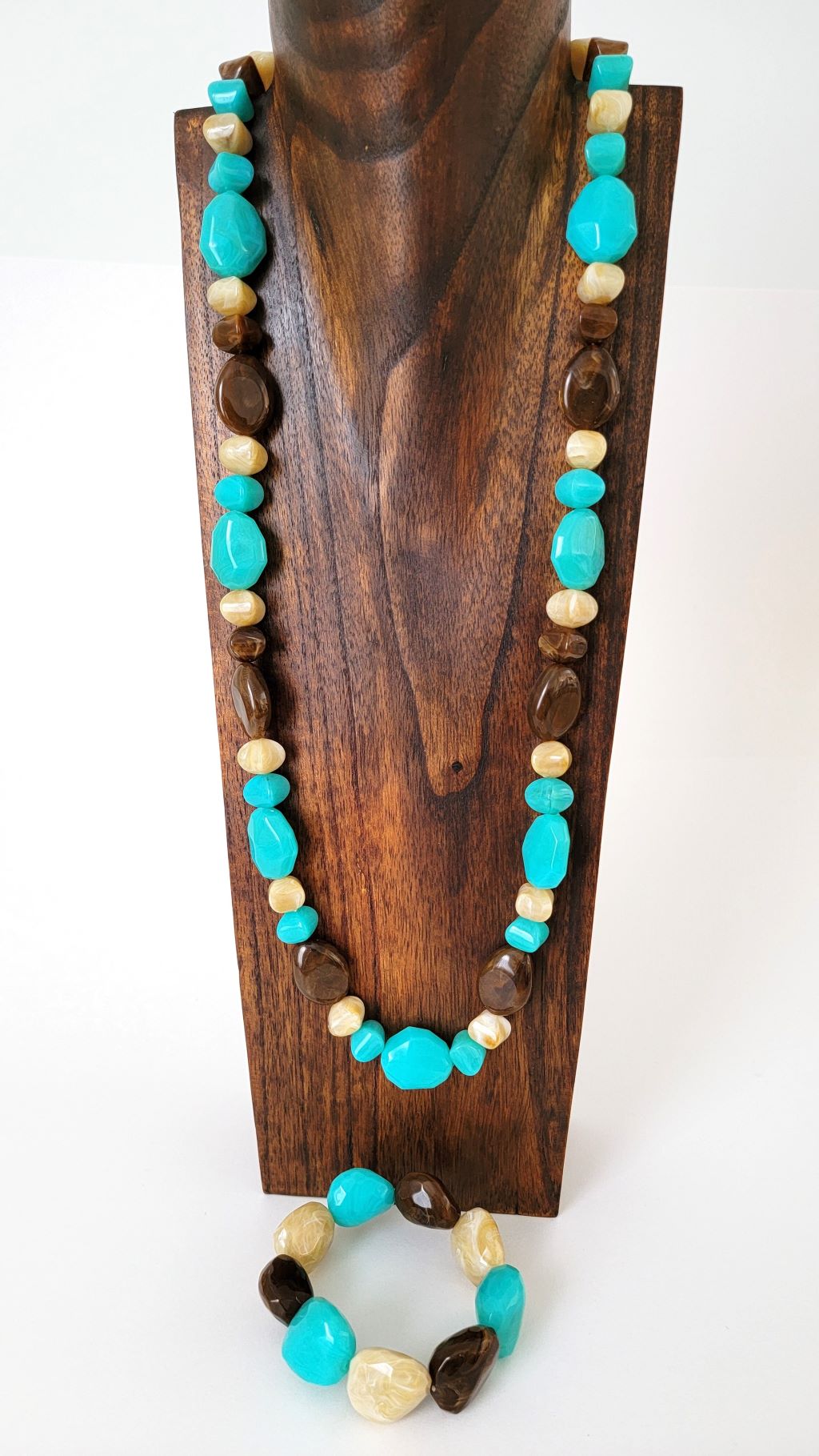 Long acrylic chunky necklace and matching bracelet.