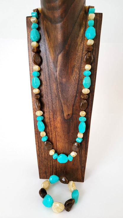 Long acrylic chunky necklace and matching bracelet.