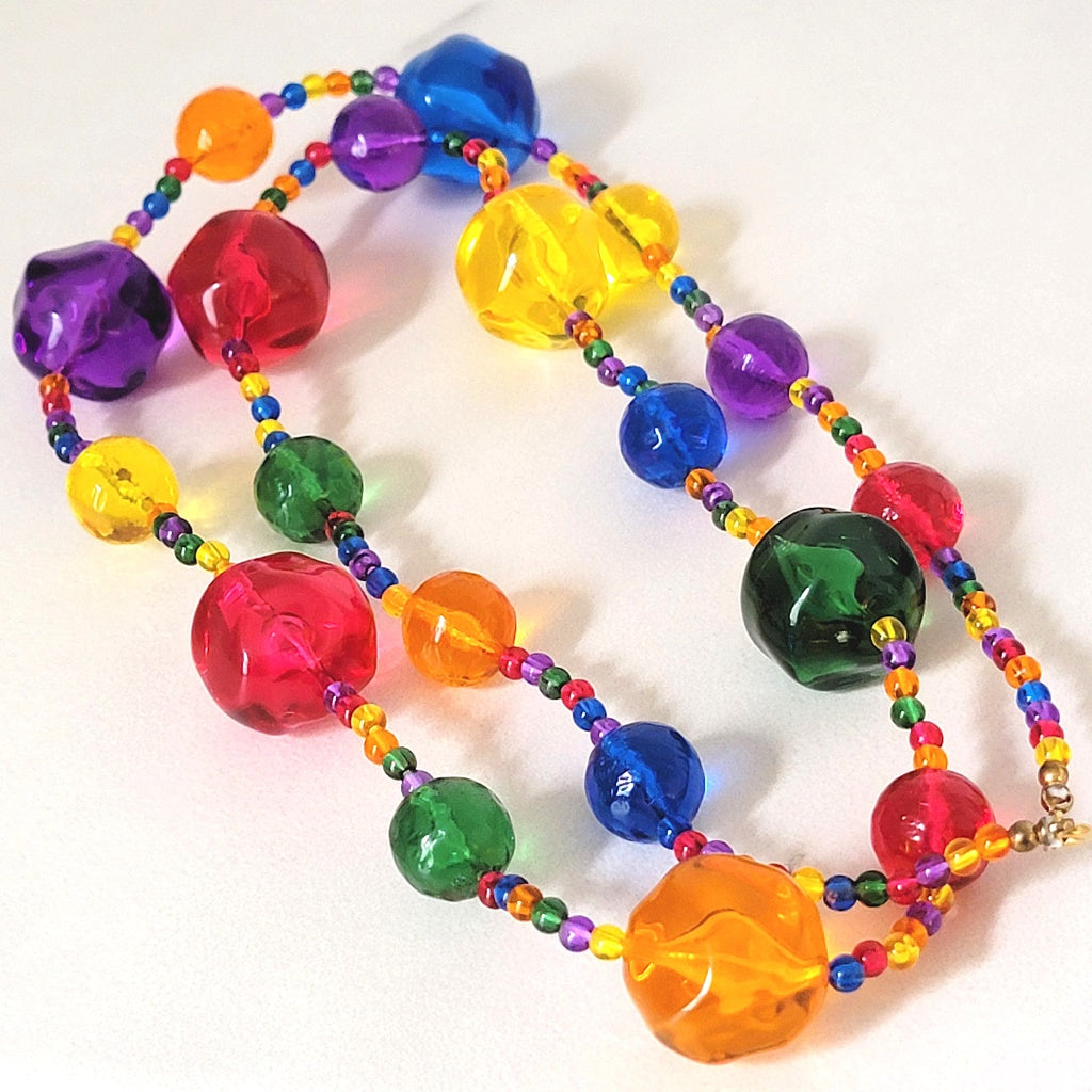 Shuffled rainbow color necklace.
