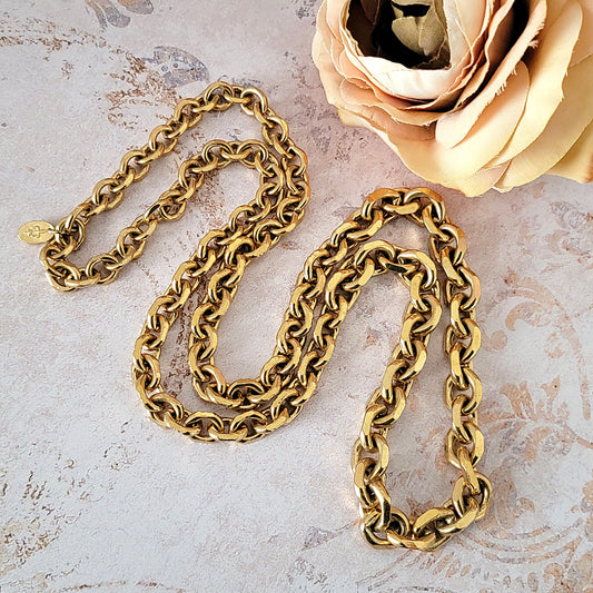 Gold tone Vendome graduated chain necklace.