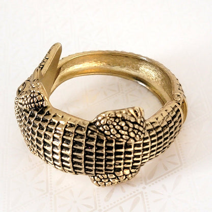Alligator clamper back view